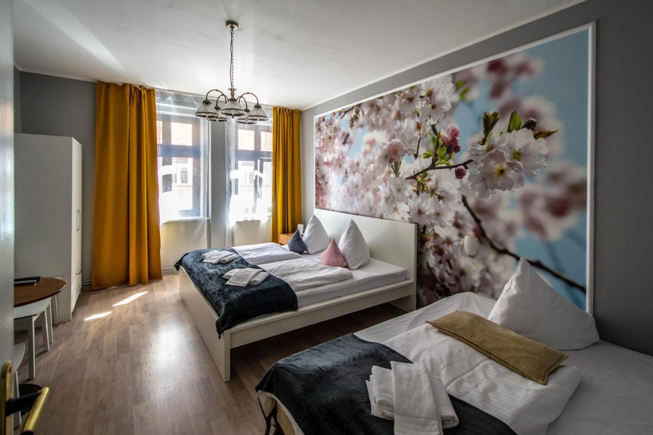 Ruterra Apartment Cimburkova Praag Buitenkant foto