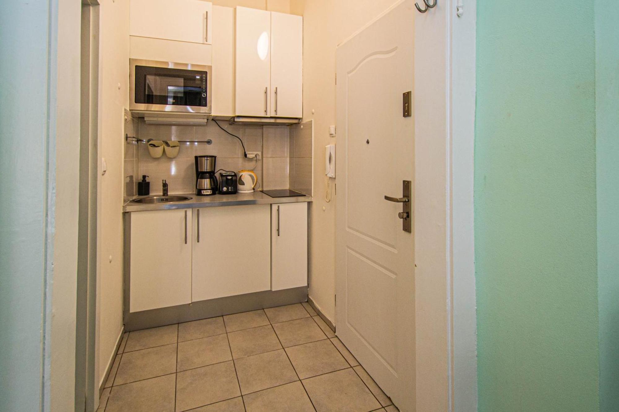 Ruterra Apartment Cimburkova Praag Buitenkant foto