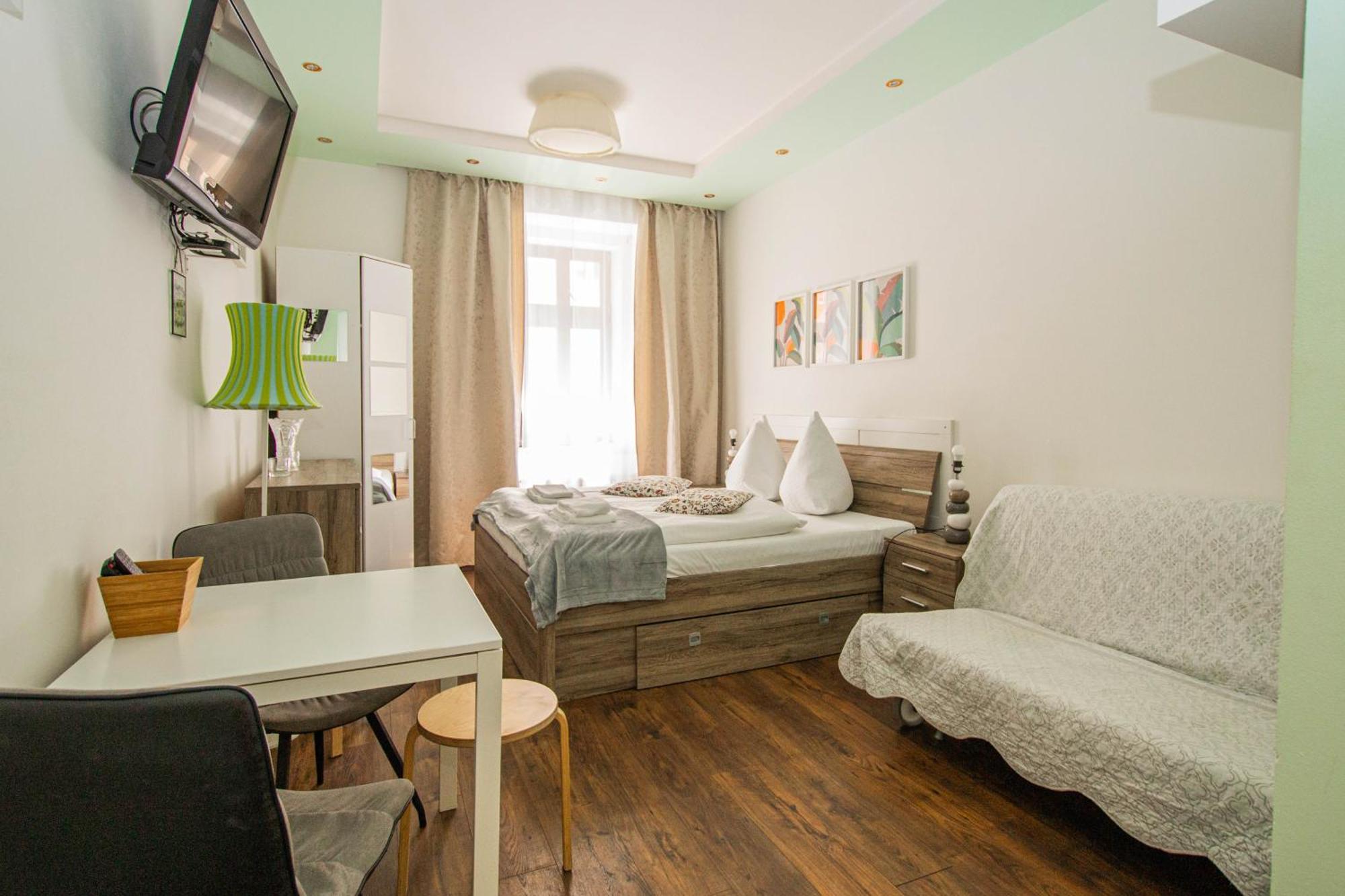 Ruterra Apartment Cimburkova Praag Buitenkant foto