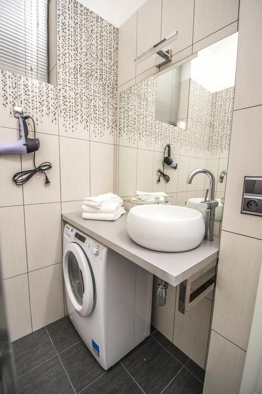 Ruterra Apartment Cimburkova Praag Buitenkant foto